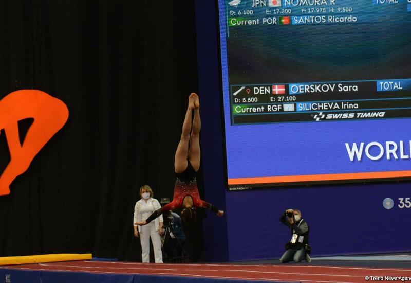 В Баку стартовал первый день соревнований 35-го чемпионата мира по прыжкам на батуте