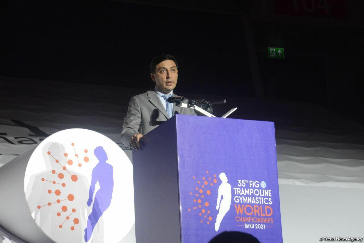 В Баку состоялась торжественная церемония открытия 35-го чемпионата мира по прыжкам на батуте