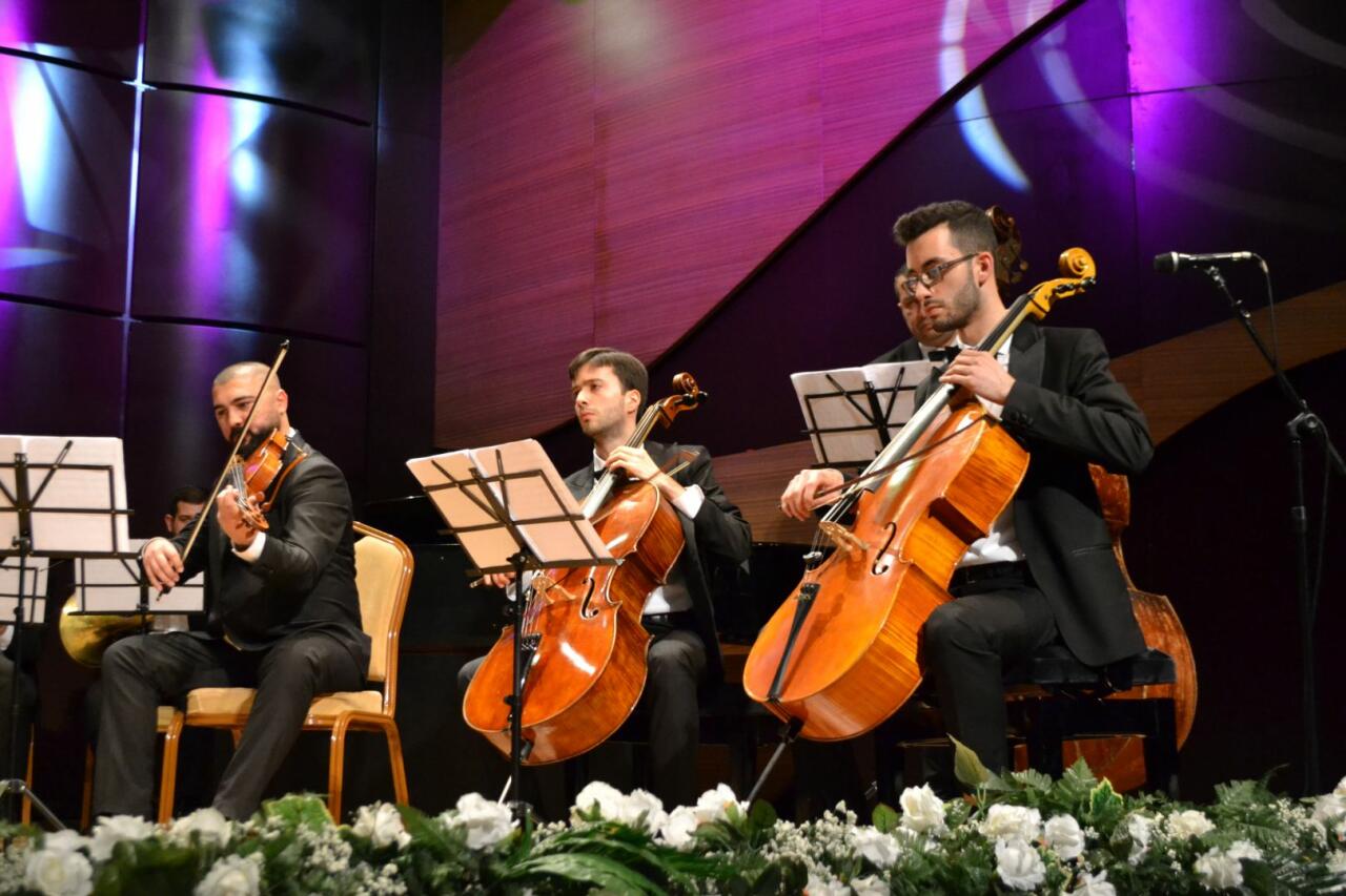 В Международном центре мугама прошел концерт камерного оркестра Cadenza