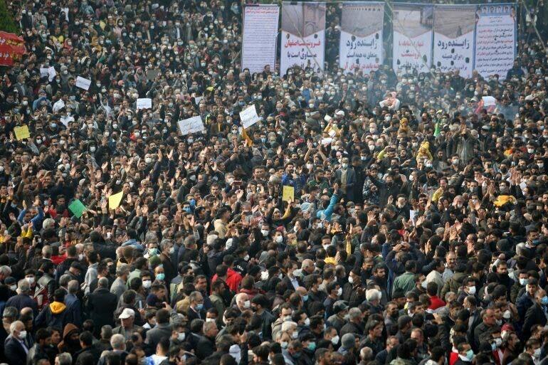 Иран охватили протесты