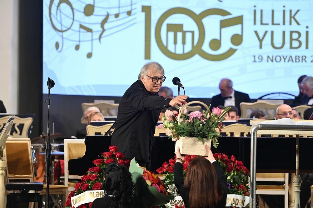 В Баку отметили 100-летний юбилей музыкальной академии имени Узеира Гаджибейли