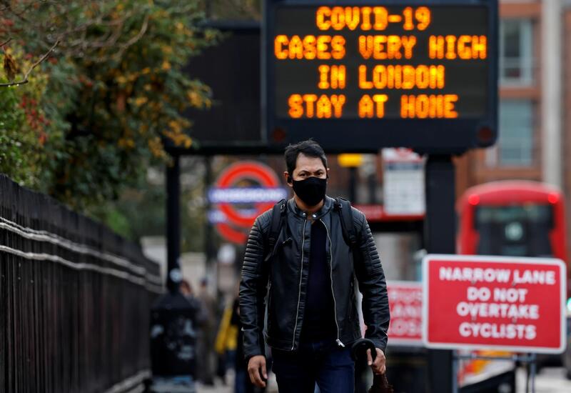 В Великобритании понизили уровень угрозы от коронавируса