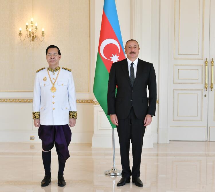 Президент Ильхам Алиев принял верительные грамоты новоназначенного посла Камбоджи в Азербайджане