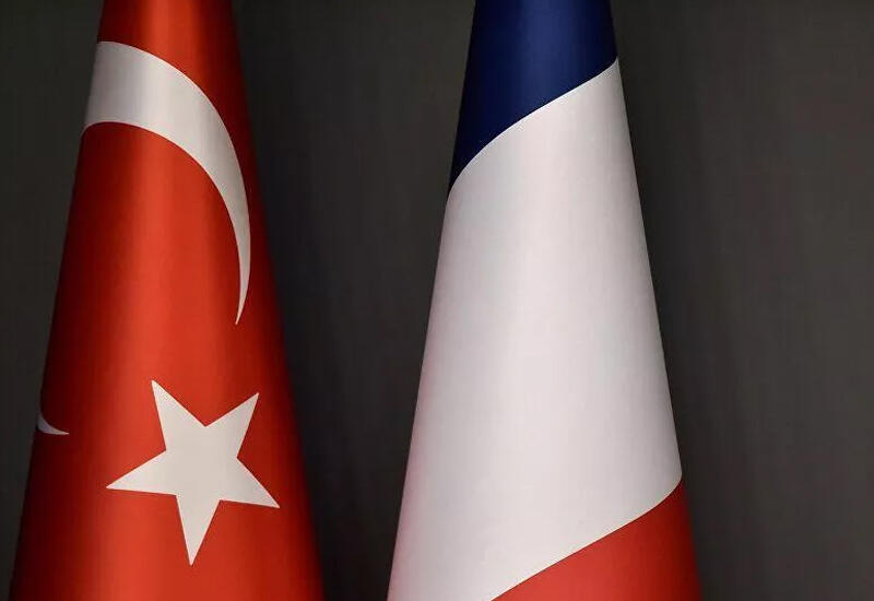 Сирия: Турция предлагает Франции "помощь" в вопросе джихадистов, удерживаемых курдами