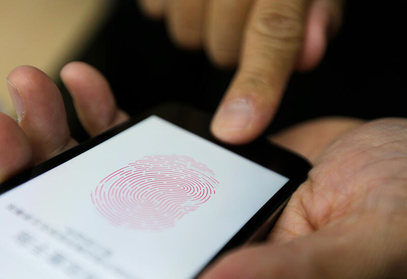 Специалисты показали способ обойти Touch ID при помощи клея