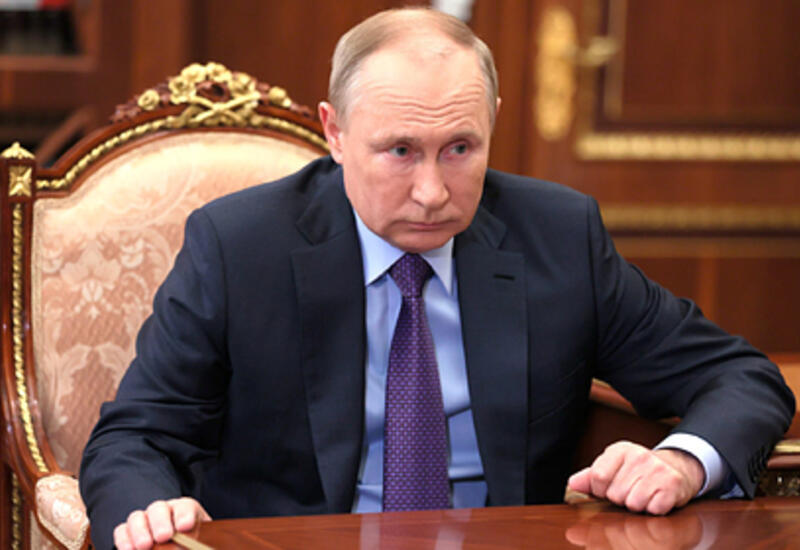 Владимир Путин испытал на себе назальную вакцину от коронавируса