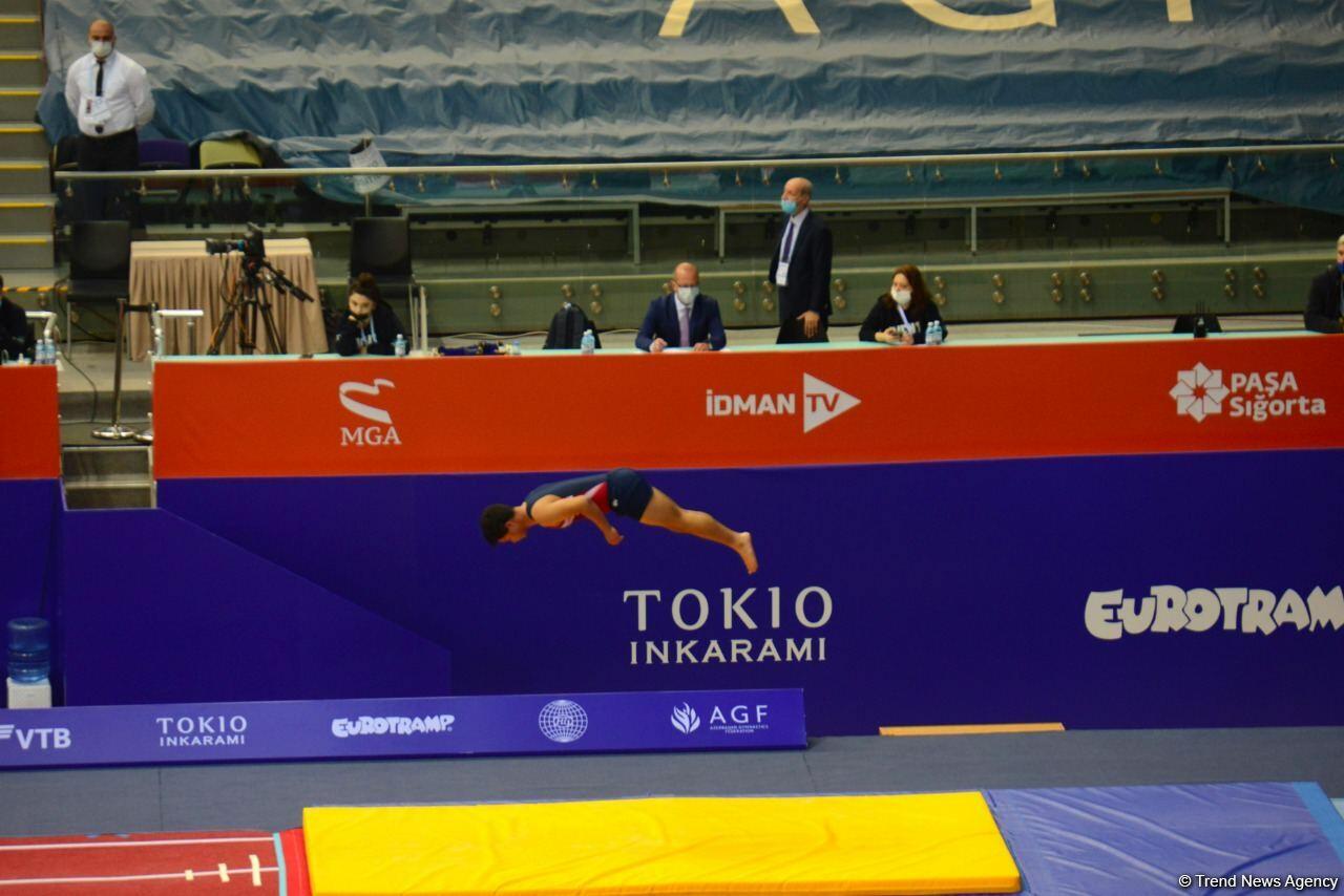 В Баку стартовал второй день 28-х Всемирных соревнований среди возрастных групп по прыжкам на батуте и тамблингу