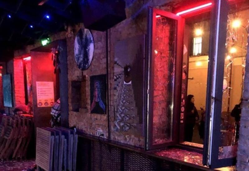 В Киеве хулиганы разгромили бар