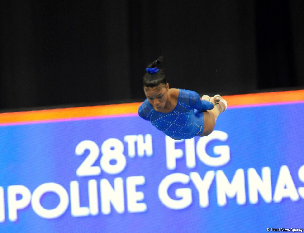 В Баку продолжаются Всемирные соревнования среди возрастных групп по прыжкам на батуте и тамблингу