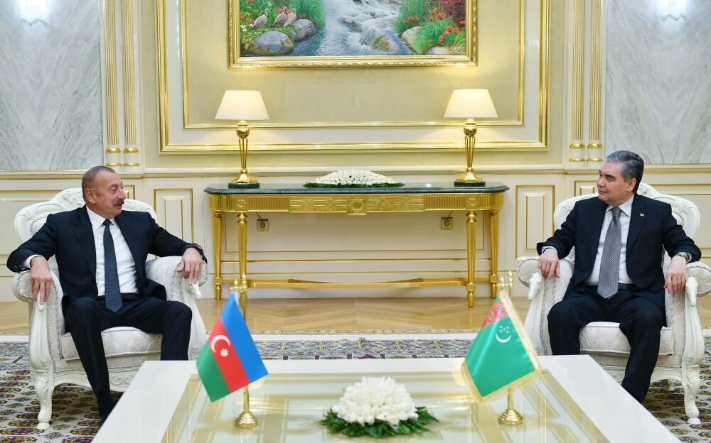 Президент Ильхам Алиев прибыл с визитом в Туркменистан