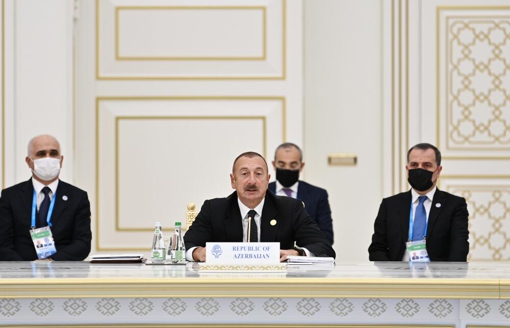 Президент Ильхам Алиев принял участие в XV саммите Организации экономического сотрудничества в Ашхабаде