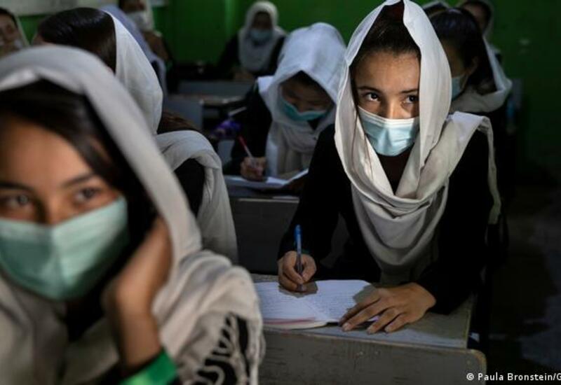 Талибы пообещали открыть школы для девочек
