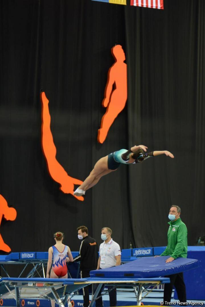 В Баку стартовал заключительный день 28-х Всемирных соревнований среди возрастных групп по прыжкам на батуте и тамблингу