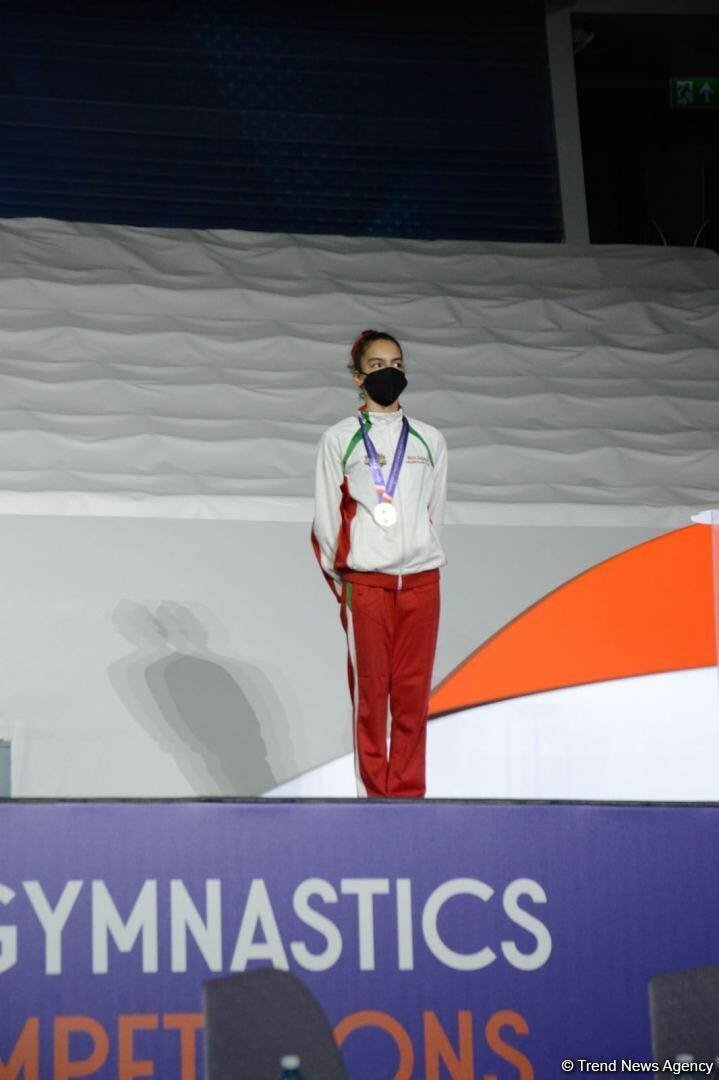 В Баку состоялась церемония награждения победителей заключительного дня Всемирных соревнований среди возрастных групп по прыжкам на батуте и тамблингу