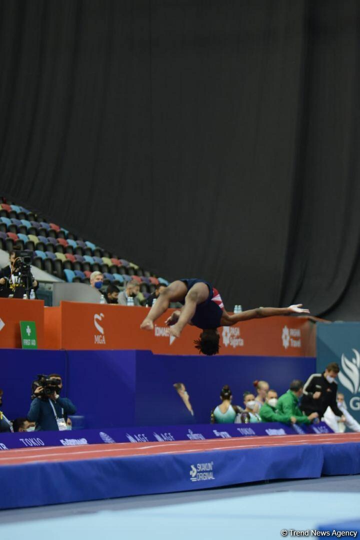 В Баку стартовал заключительный день 28-х Всемирных соревнований среди возрастных групп по прыжкам на батуте и тамблингу