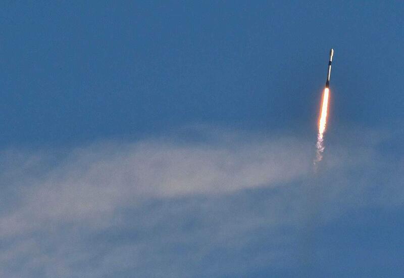 Компания SpaceX выведет на орбиту 53 спутника для сети Starlink