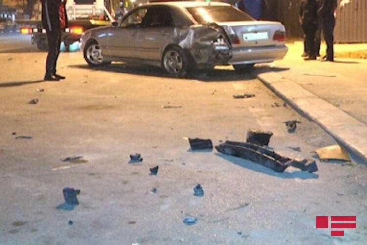 В Баку столкнулись четыре автомобиля, есть пострадавший