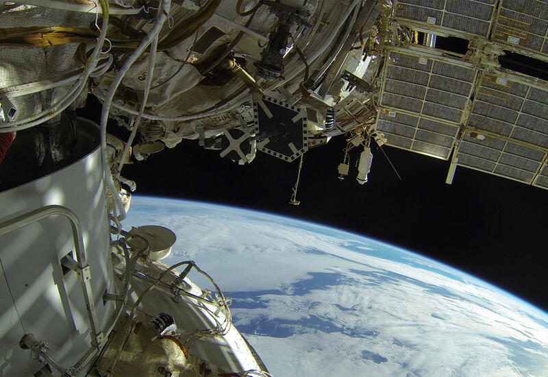 NASA отложило выход астронавтов в космос из-за движущегося к МКС мусора