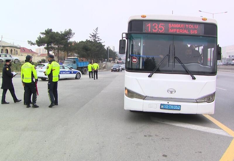 В Азербайджане водители и пассажиры автобусов нарушили правила пандемии