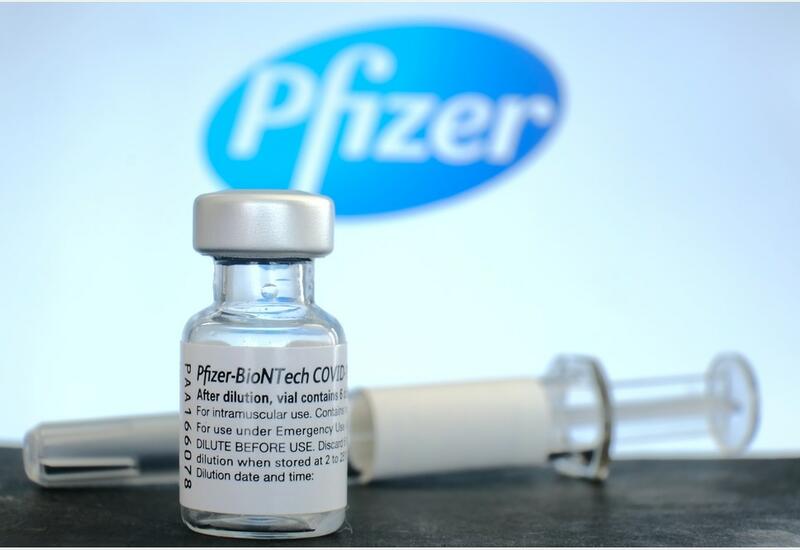 Регулятор США может одобрить бустерную дозу вакцины Pfizer для лиц 16-17 лет