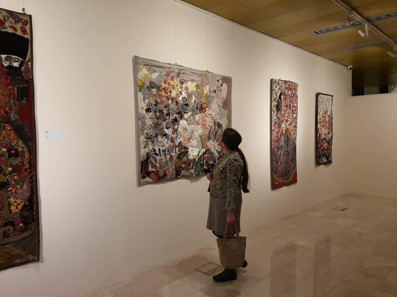 В Баку открылась выставка известной грузинской художницы