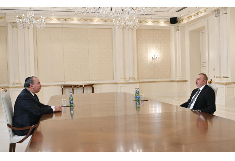 Президент Ильхам Алиев принял президента Фонда этнического взаимопонимания США