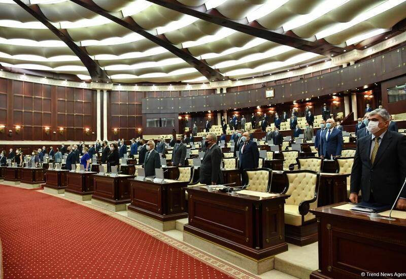 Депутаты почтили память погибших военнослужащих Госпогранслужбы Азербайджана