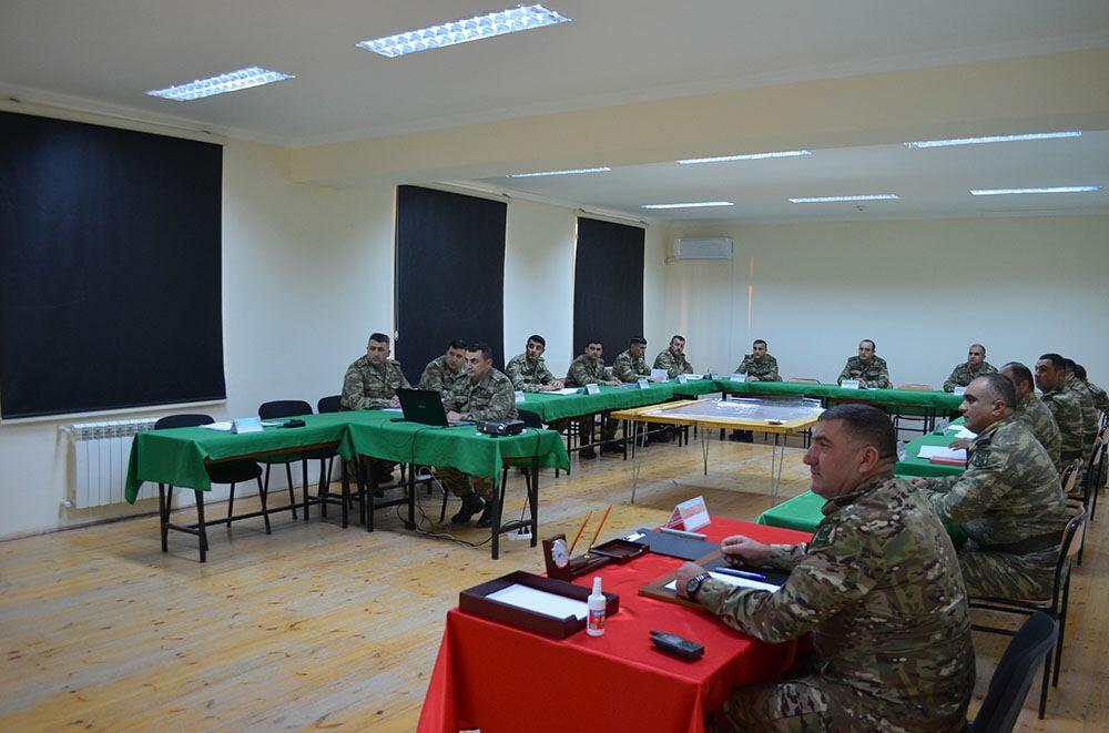 Азербайджанские артиллеристы провели учения с боевой стрельбой