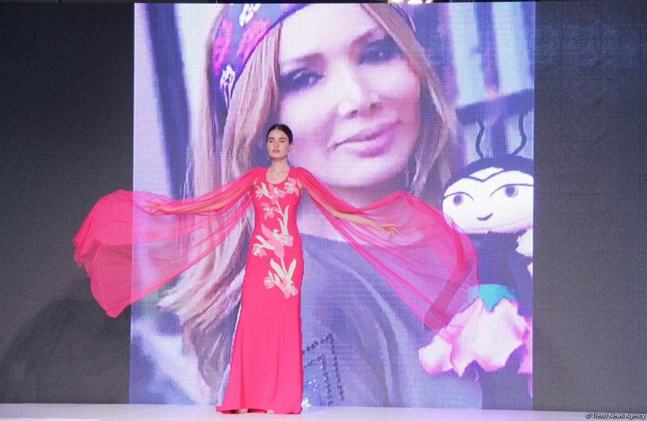 На Azerbaijan Fashion Week состоялось дефиле Фахрии Халафовой "Карабахская Принцесса"