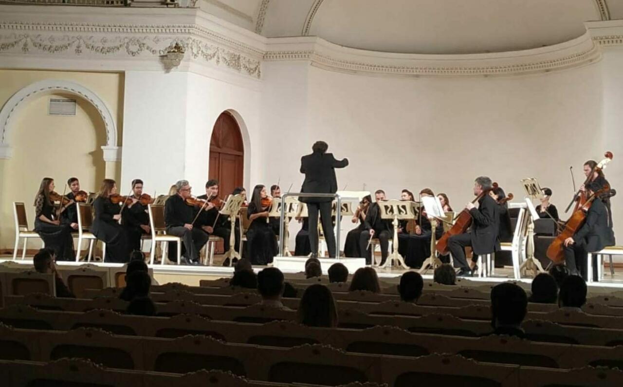 В Баку впервые прозвучали произведения "Серенада" и "Хризантемы"