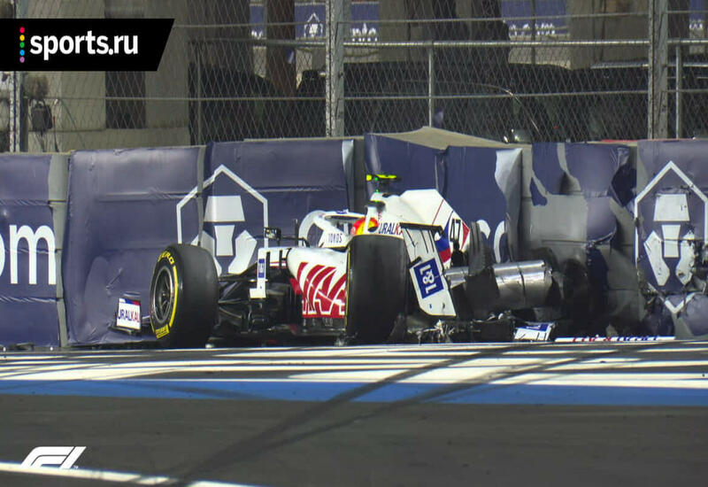 Шумахер попал в аварию на Гран-при "Формулы-1" в Саудовской Аравии