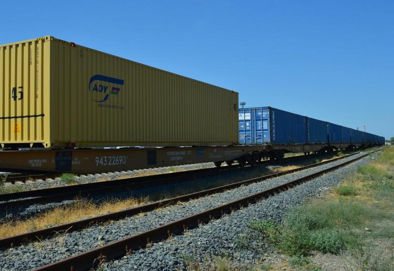 Азербайджан значительно нарастил объем контейнерных перевозок по ж/д