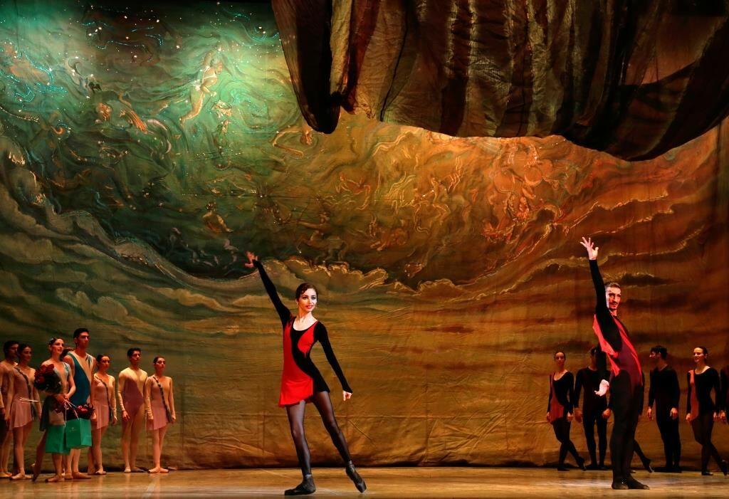 В Театре оперы и балета отметили 90-летие Тофига Бакиханова