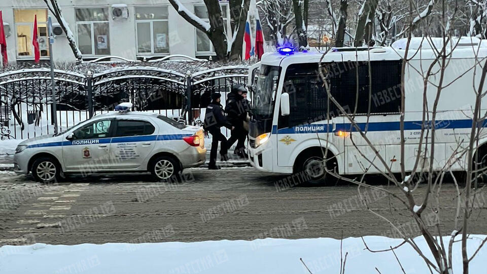 В москве открыл стрельбу. Стрельба в Москве сегодня. Перестрелка в Москве сегодня.