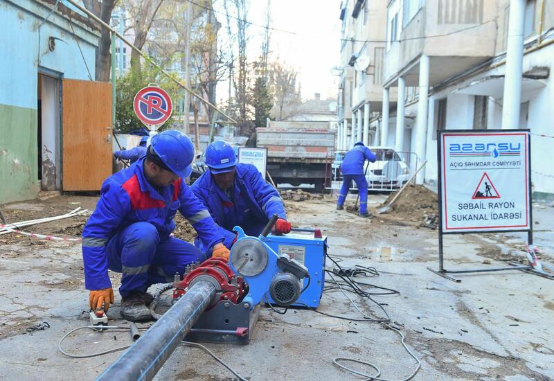 В одном из районов Баку обновляются водопроводные линии