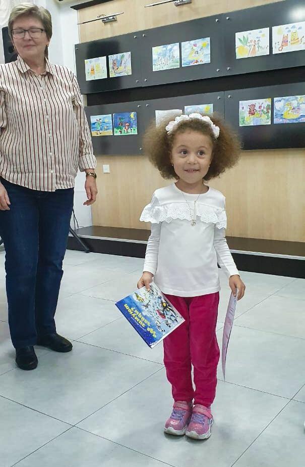 В Баку открылась выставка детского рисунка "Дружба глазами детей"