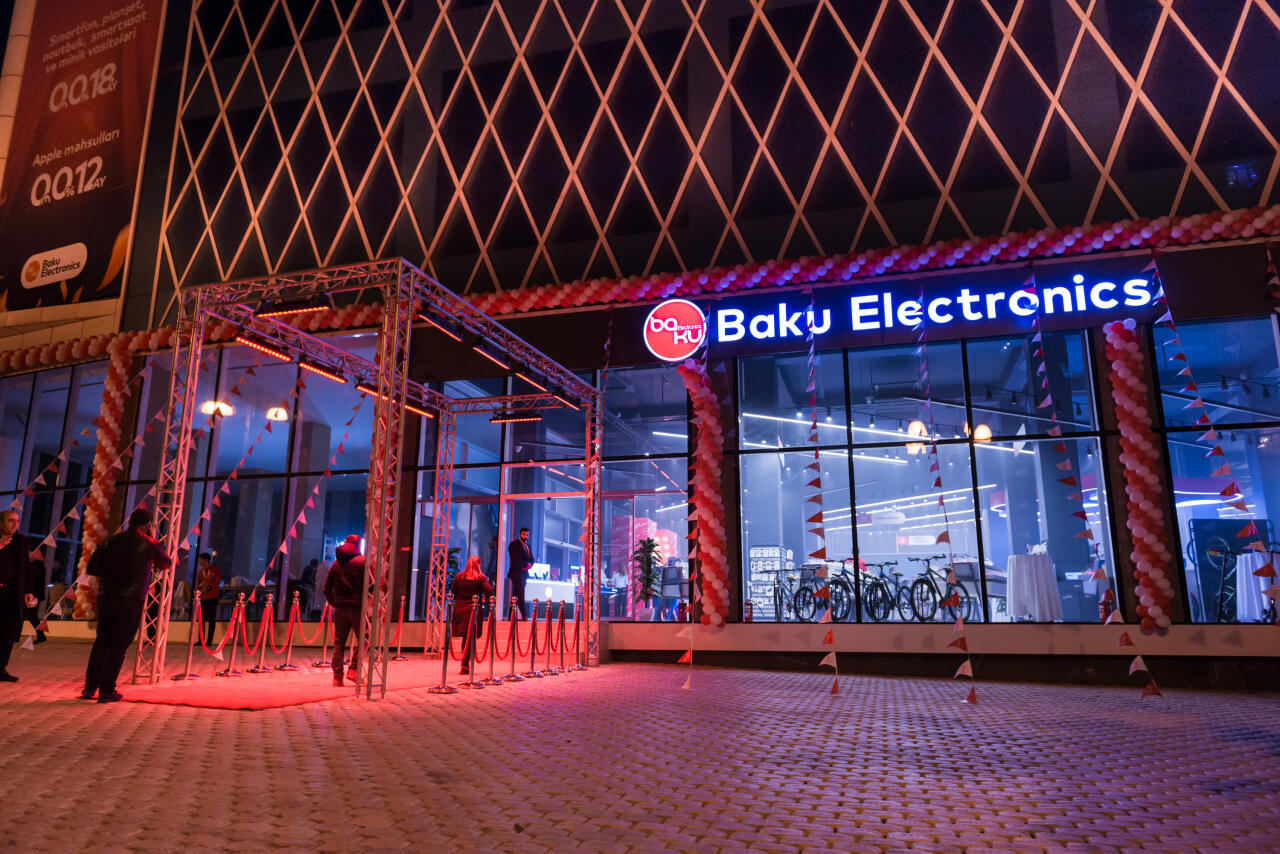Открылся второй самый большой магазин сети Baku Electronics