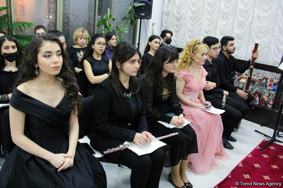 В Баку открылась фотовыставка и прошел концерт, посвященный 30-летию образования СНГ