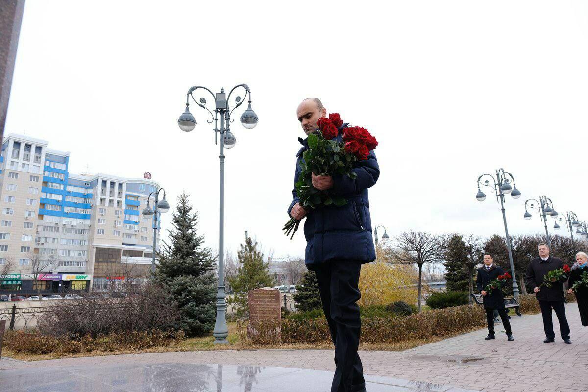 В Астрахани почтили память общенационального лидера Гейдара Алиева