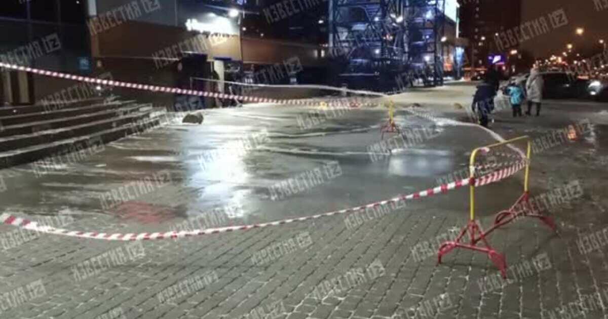В Петербурге затопило крупный ТЦ