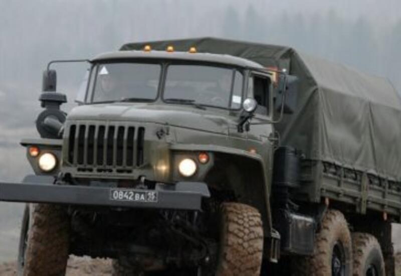 В Армении перевернулся военный грузовик