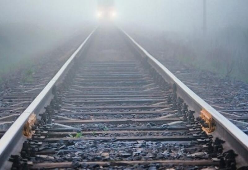 В Гяндже поезд сбил человека
