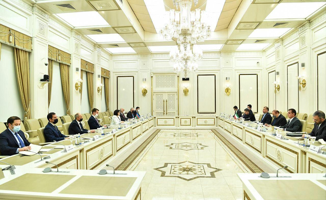 Сахиба Гафарова на переговорах с главой МИД Ирана