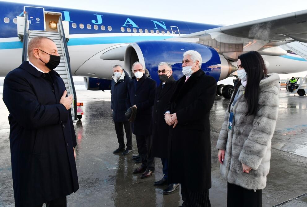 Президент Ильхам Алиев прибыл с визитом в Санкт-Петербург