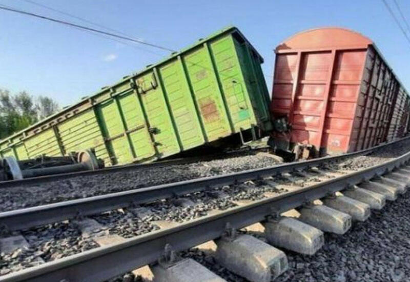 В Иране поезд сошел с рельсов