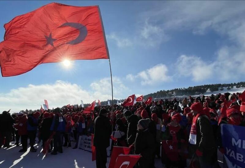 В Турции прошло шествие по случаю 107-й годовщины битвы при Сарыкамыше