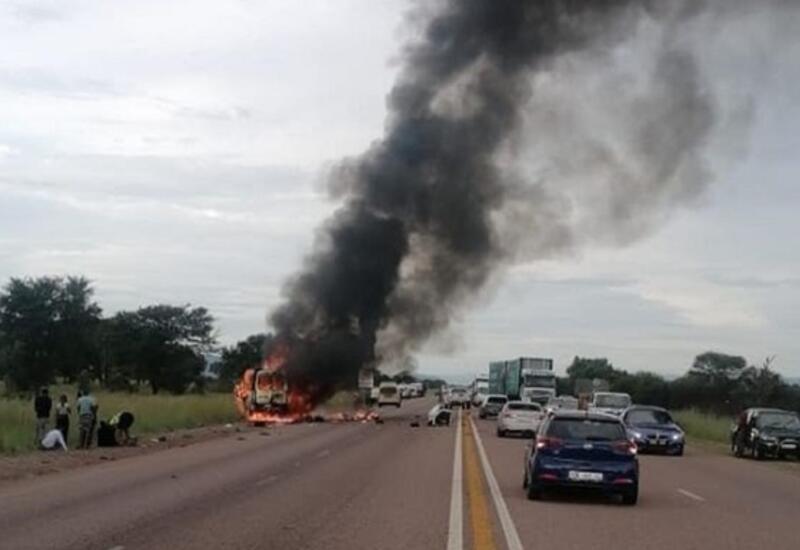 Страшная авария в ЮАР - сгорели заживо 17 человек