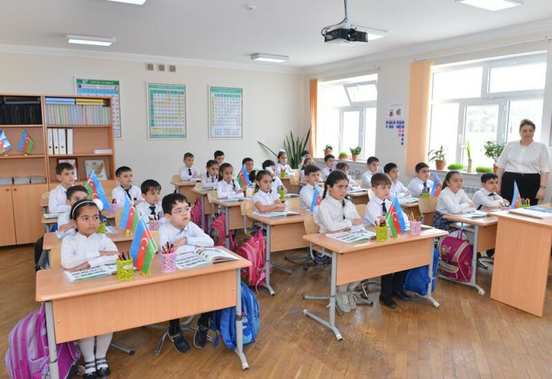 В Азербайджане приостанавливаются электронные переводы учащихся