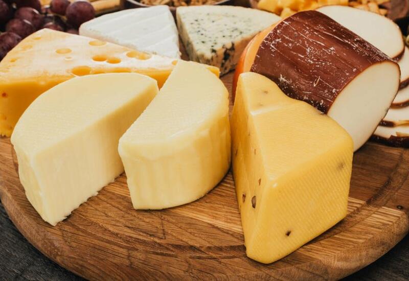 Диетолог предупредил о вреде ежедневного употребления сыра