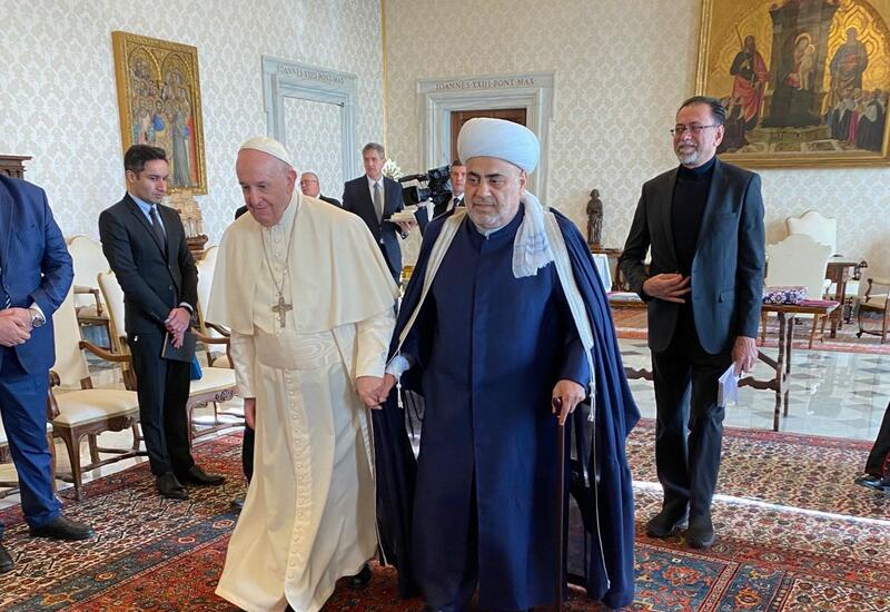 Аллахшукюр Пашазаде и Папа Римский обсудили шаги по укреплению мира на Южном Кавказе